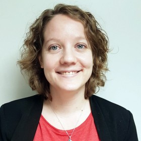 Dr. Élodie Martin