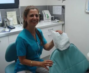 Dra. Carole LELLOUCHE MAMAN. meilleurs dentistes