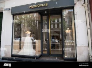 Pronovias Paris. meilleurs magasins de robes de mariée en France