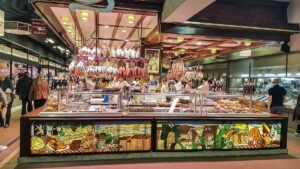 Les Halles de Lyon Paul Bocuse. meilleurs endroits pour acheter des objets artisanaux en France