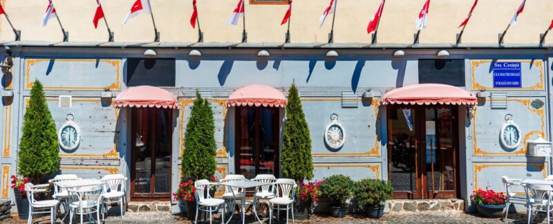 Un café à Sibiu en Roumanie. meilleurs restaurants d'avant-garde en France