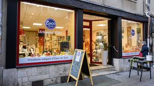 Artisanat Local. magasins de cadeaux dans le centre de la France