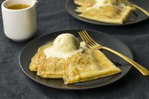 Crêpes Suzette. plats typiques en France