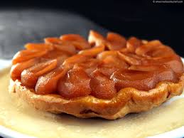 Tarte Tatin. plats typiques en France