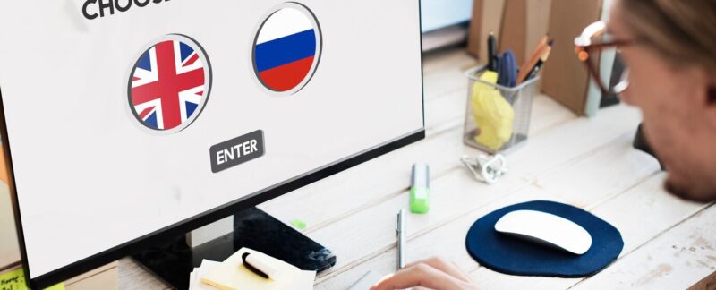 Russe Anglais Communication Langue Concept. écoles de langues en ligne en France