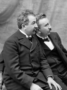 Cinéma (Frères Lumière)