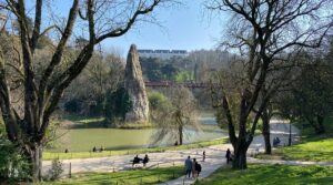 Le parc des Buttes-Chaumont, Paris