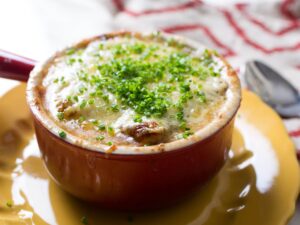 Soupe à l'Oignon Gratinée